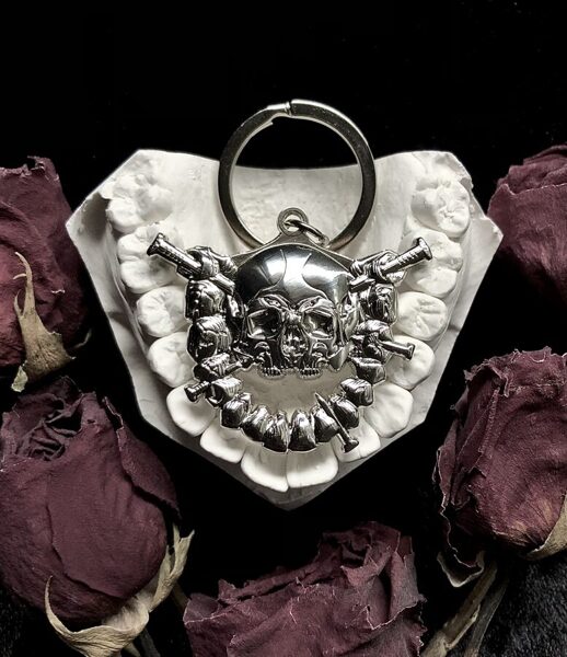 20% off Pins & Keychain 3D